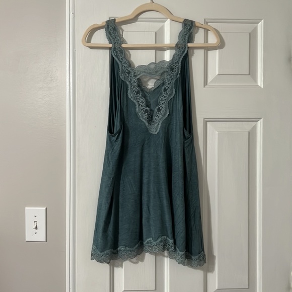 Blue tank top. - Picture 3 of 3